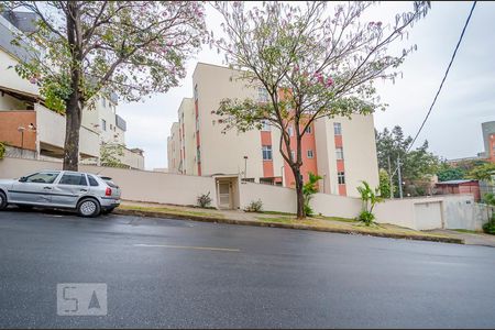 Apartamento para alugar com 60m², 2 quartos e 1 vagaFachada