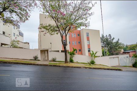 Apartamento para alugar com 60m², 2 quartos e 1 vagaFachada