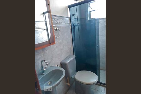 Banheiro de apartamento para alugar com 2 quartos, 40m² em Vaz Lobo, Rio de Janeiro
