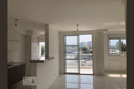 Sala/Cozinha de apartamento para alugar com 2 quartos, 74m² em Anil, Rio de Janeiro