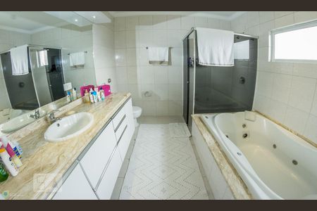 Casa para alugar com 350m², 3 quartos e 2 vagasBanheiro 1