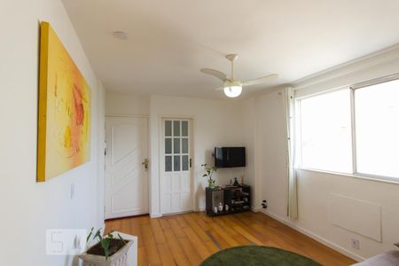 Apartamento para alugar com 43m², 1 quarto e 1 vaga Apartamento para alugar com 43m², 1 quarto e 1 vagaSala