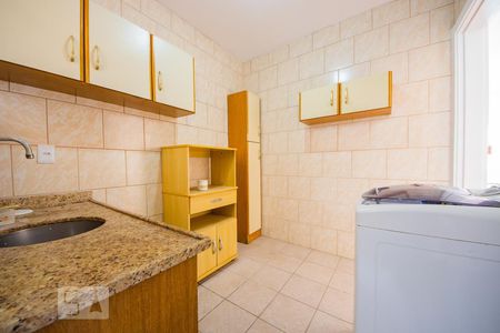Cozinha  de apartamento para alugar com 1 quarto, 50m² em Passo D’areia, Porto Alegre