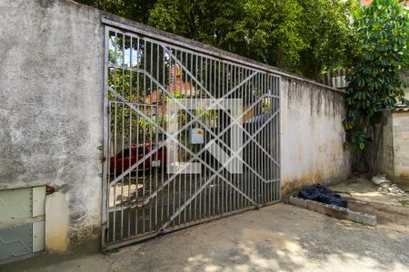 Casa à venda com 165m², 2 quartos e 2 vagas Casa à venda com 165m², 2 quartos e 2 vagasEntrada