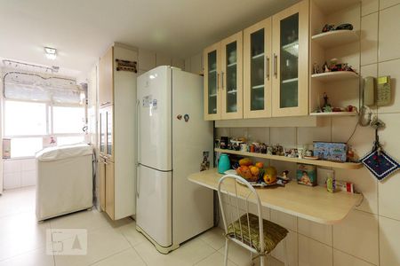 Apartamento à venda com 94m², 3 quartos e 1 vaga Apartamento à venda com 94m², 3 quartos e 1 vagaCozinha