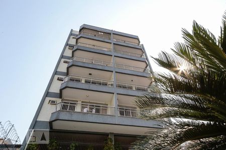 Apartamento à venda com 75m², 2 quartos e 1 vagaFachada