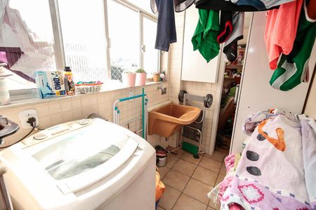 Apartamento à venda com 75m², 2 quartos e 1 vagaÁrea de Serviço