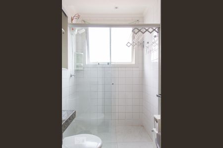 Banheiro de apartamento para alugar com 1 quarto, 62m² em Floresta, Porto Alegre