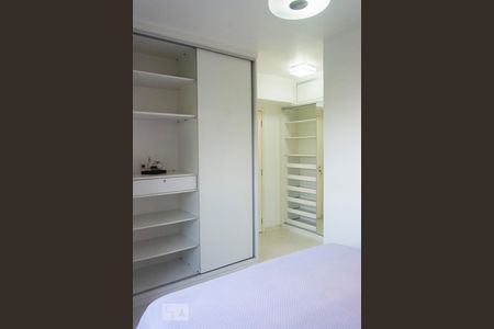 Suite  de apartamento à venda com 2 quartos, 68m² em Panamby, São Paulo