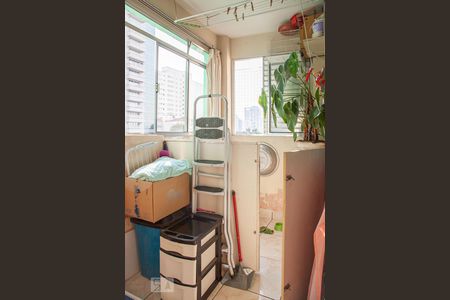 Apartamento à venda com 100m², 2 quartos e sem vaga Apartamento à venda com 100m², 2 quartos e sem vagaLavanderia