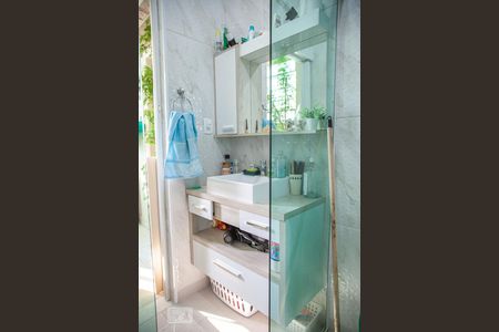 Apartamento à venda com 100m², 2 quartos e sem vaga Apartamento à venda com 100m², 2 quartos e sem vagaBanheiro