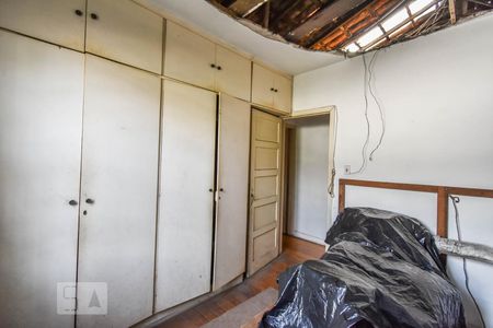 Casa à venda com 511m², 3 quartos e 4 vagas Casa à venda com 511m², 3 quartos e 4 vagasQuarto