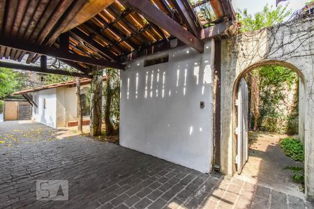 Casa à venda com 511m², 3 quartos e 4 vagas Casa à venda com 511m², 3 quartos e 4 vagasÁrea Externa