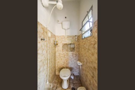 Casa à venda com 511m², 3 quartos e 4 vagas Casa à venda com 511m², 3 quartos e 4 vagasEdícula - Banheiro