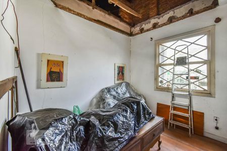 Casa à venda com 511m², 3 quartos e 4 vagas Casa à venda com 511m², 3 quartos e 4 vagasQuarto