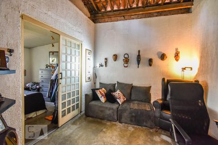 Casa à venda com 511m², 3 quartos e 4 vagas Casa à venda com 511m², 3 quartos e 4 vagasEdícula - Sala