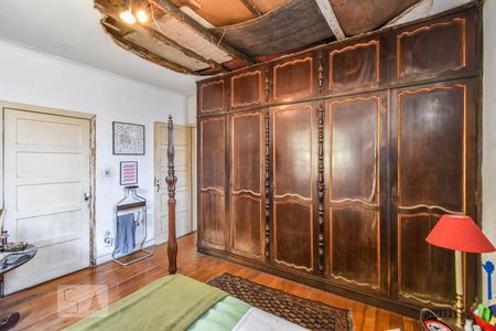 Casa à venda com 511m², 3 quartos e 4 vagas Casa à venda com 511m², 3 quartos e 4 vagasSuíte 2