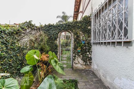 Casa à venda com 511m², 3 quartos e 4 vagas Casa à venda com 511m², 3 quartos e 4 vagasÁrea Externa