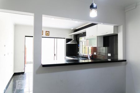 Casa à venda com 175m², 4 quartos e 2 vagas Casa à venda com 175m², 4 quartos e 2 vagasCozinha