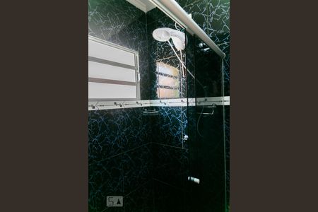 Casa à venda com 175m², 4 quartos e 2 vagas Casa à venda com 175m², 4 quartos e 2 vagasBanheiro da Suíte