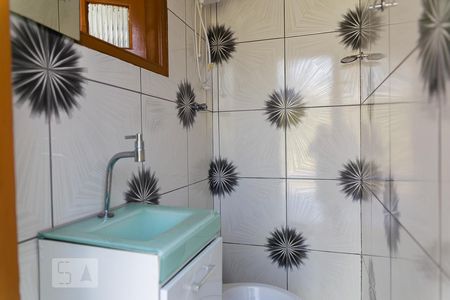 Casa à venda com 175m², 4 quartos e 2 vagas Casa à venda com 175m², 4 quartos e 2 vagasBanheiro Edícula