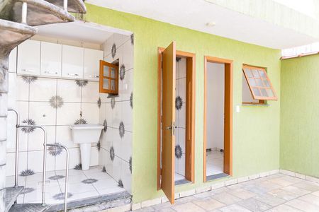 Casa à venda com 175m², 4 quartos e 2 vagas Casa à venda com 175m², 4 quartos e 2 vagasÁrea de Serviço