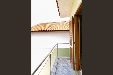 Casa à venda com 175m², 4 quartos e 2 vagas Casa à venda com 175m², 4 quartos e 2 vagasSacada quarto 2