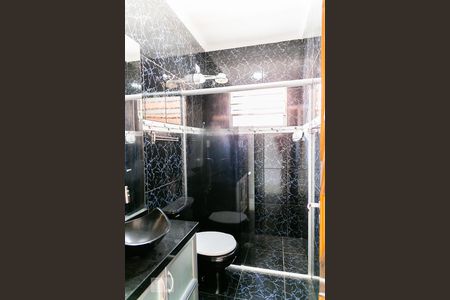 Casa à venda com 175m², 4 quartos e 2 vagas Casa à venda com 175m², 4 quartos e 2 vagasBanheiro