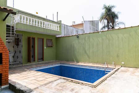 Casa à venda com 175m², 4 quartos e 2 vagas Casa à venda com 175m², 4 quartos e 2 vagasQuintal/Piscina