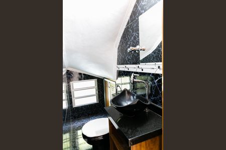 Casa à venda com 175m², 4 quartos e 2 vagas Casa à venda com 175m², 4 quartos e 2 vagasLavabo