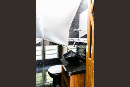 Casa à venda com 175m², 4 quartos e 2 vagas Casa à venda com 175m², 4 quartos e 2 vagasLavabo