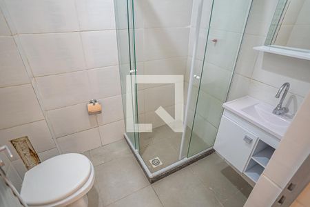 Banheiro de kitnet/studio para alugar com 1 quarto, 27m² em Centro, Rio de Janeiro