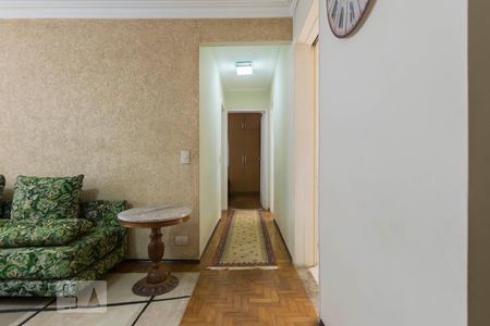 Corredor de apartamento para alugar com 2 quartos, 70m² em Cambuci, São Paulo