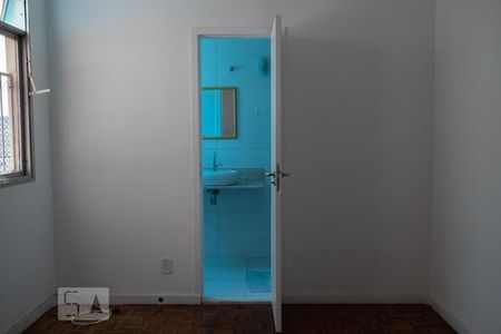 Apartamento à venda com 78m², 2 quartos e 2 vagas Apartamento à venda com 78m², 2 quartos e 2 vagasSuíte