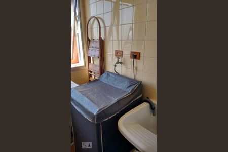 Apartamento à venda com 55m², 2 quartos e 1 vagaArea de Seriço