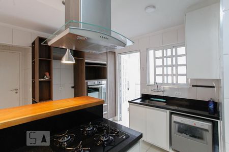 Cozinha de apartamento para alugar com 2 quartos, 75m² em Vila Alexandria, São Paulo