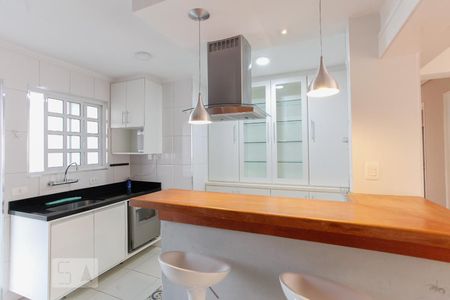 Cozinha de apartamento para alugar com 2 quartos, 75m² em Vila Alexandria, São Paulo