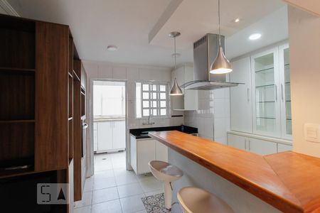 Cozinha de apartamento para alugar com 2 quartos, 75m² em Vila Alexandria, São Paulo