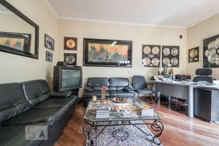 Casa para alugar com 350m², 3 quartos e sem vagaSala Piso 2