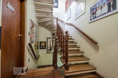 Casa para alugar com 350m², 3 quartos e sem vagaEscada