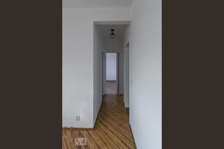 Corredor de apartamento à venda com 3 quartos, 70m² em Irajá, Rio de Janeiro