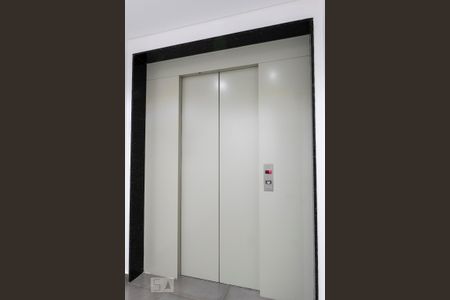 Studio à venda com 40m², 1 quarto e sem vaga Studio à venda com 40m², 1 quarto e sem vagaElevador