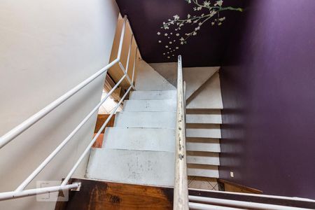 Casa à venda com 286m², 3 quartos e 2 vagasEscada