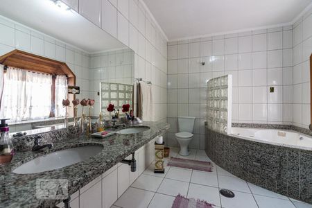 Casa à venda com 286m², 3 quartos e 2 vagasBanheiro da Suite 1