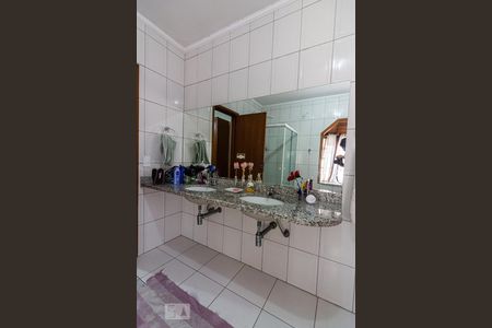 Casa à venda com 286m², 3 quartos e 2 vagasBanheiro da Suite 1