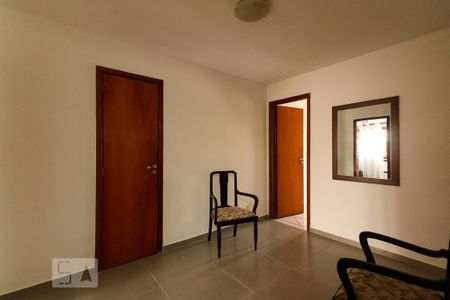 Hall Quartos de casa para alugar com 4 quartos, 176m² em Recreio dos Bandeirantes, Rio de Janeiro