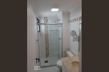 banheiro de apartamento à venda com 2 quartos, 68m² em Vila Marieta, Campinas