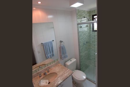 banheiro de apartamento à venda com 2 quartos, 68m² em Vila Marieta, Campinas