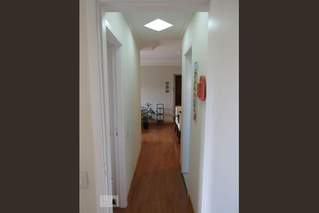 corredor de apartamento à venda com 2 quartos, 68m² em Vila Marieta, Campinas