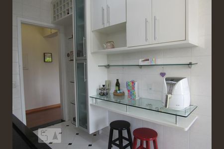 cozinha de apartamento à venda com 2 quartos, 68m² em Vila Marieta, Campinas